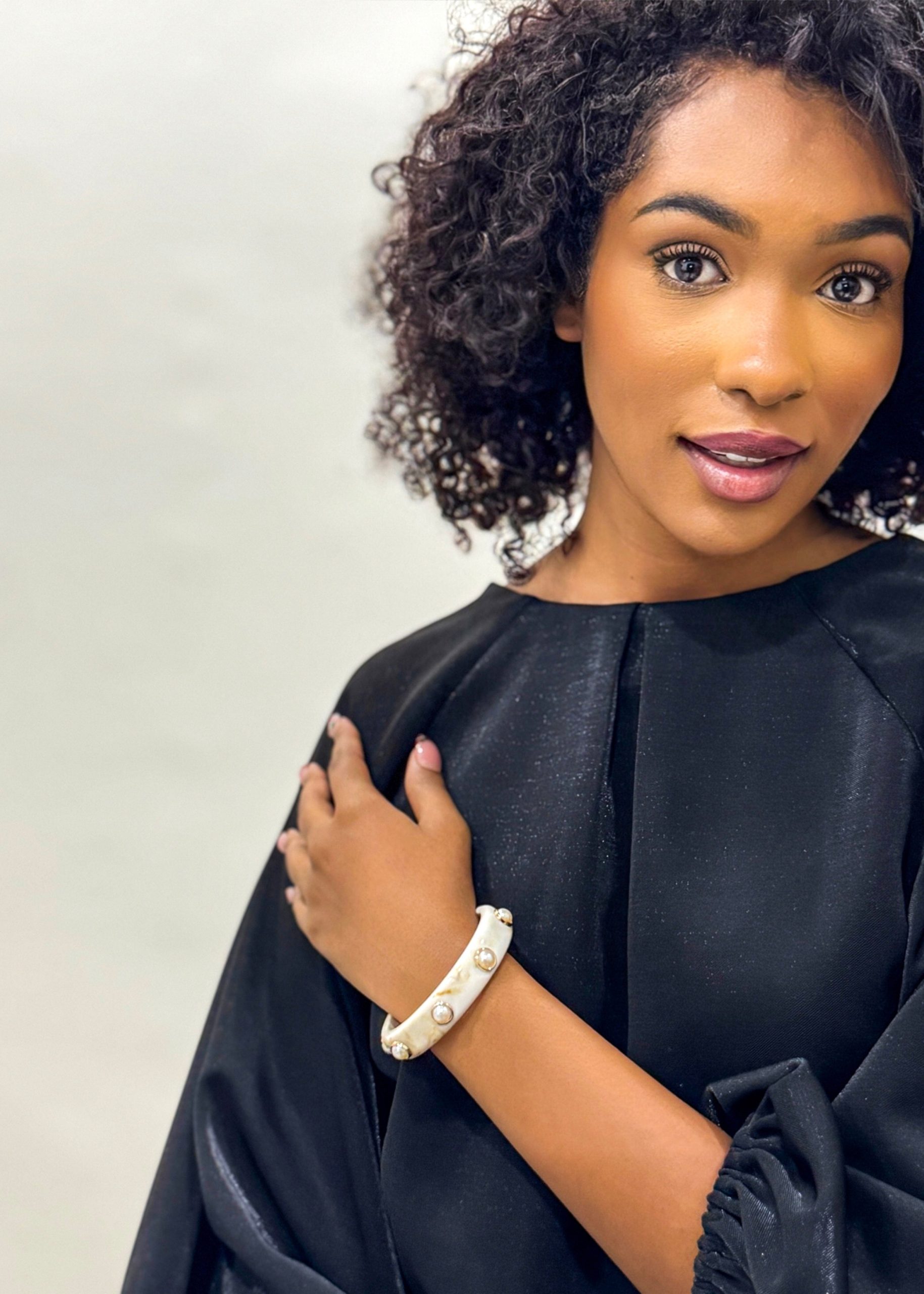 Pearl Acrylic Shell Bracelet