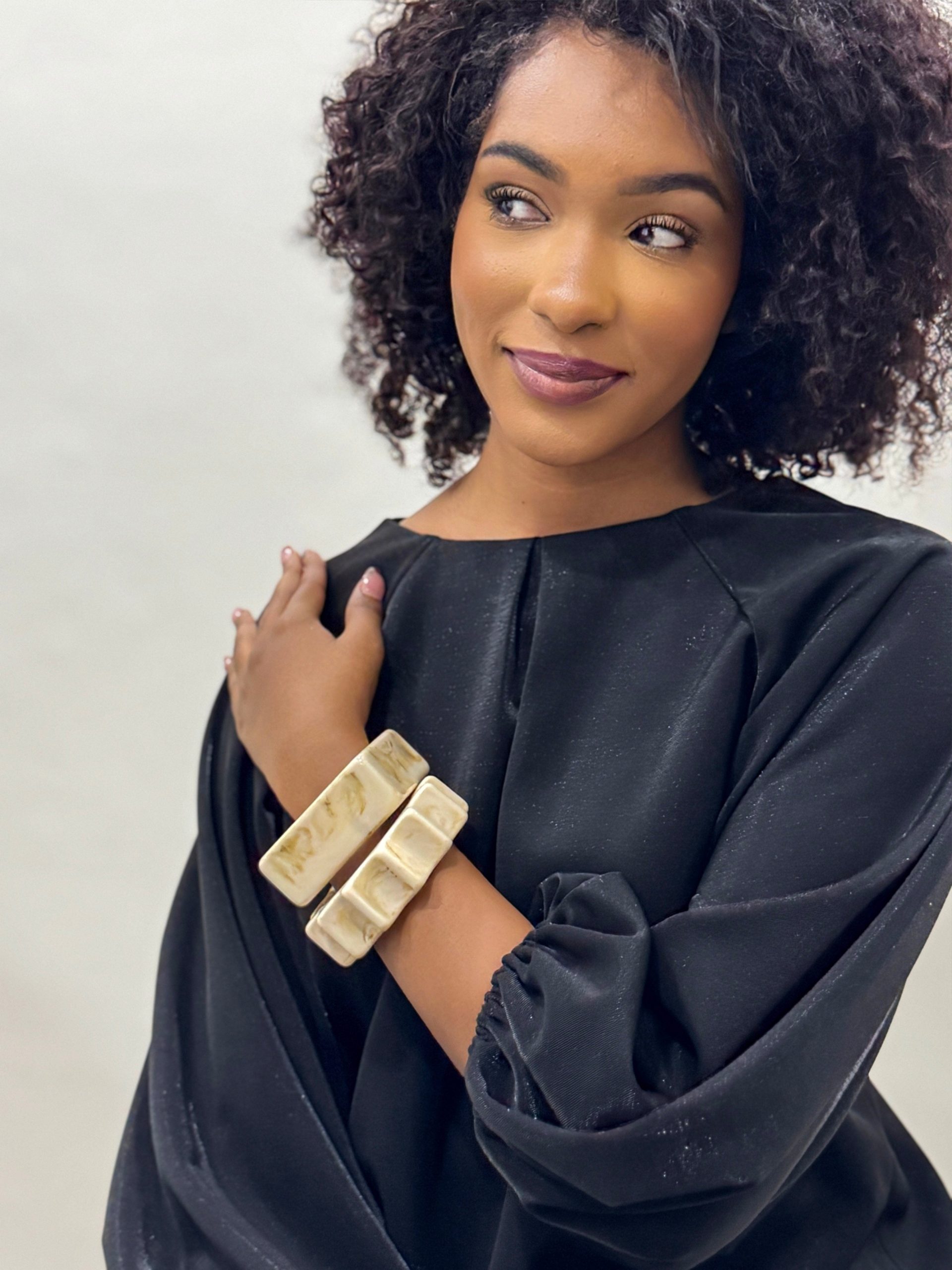 Square Acrylic Shell Bracelet - Image 2