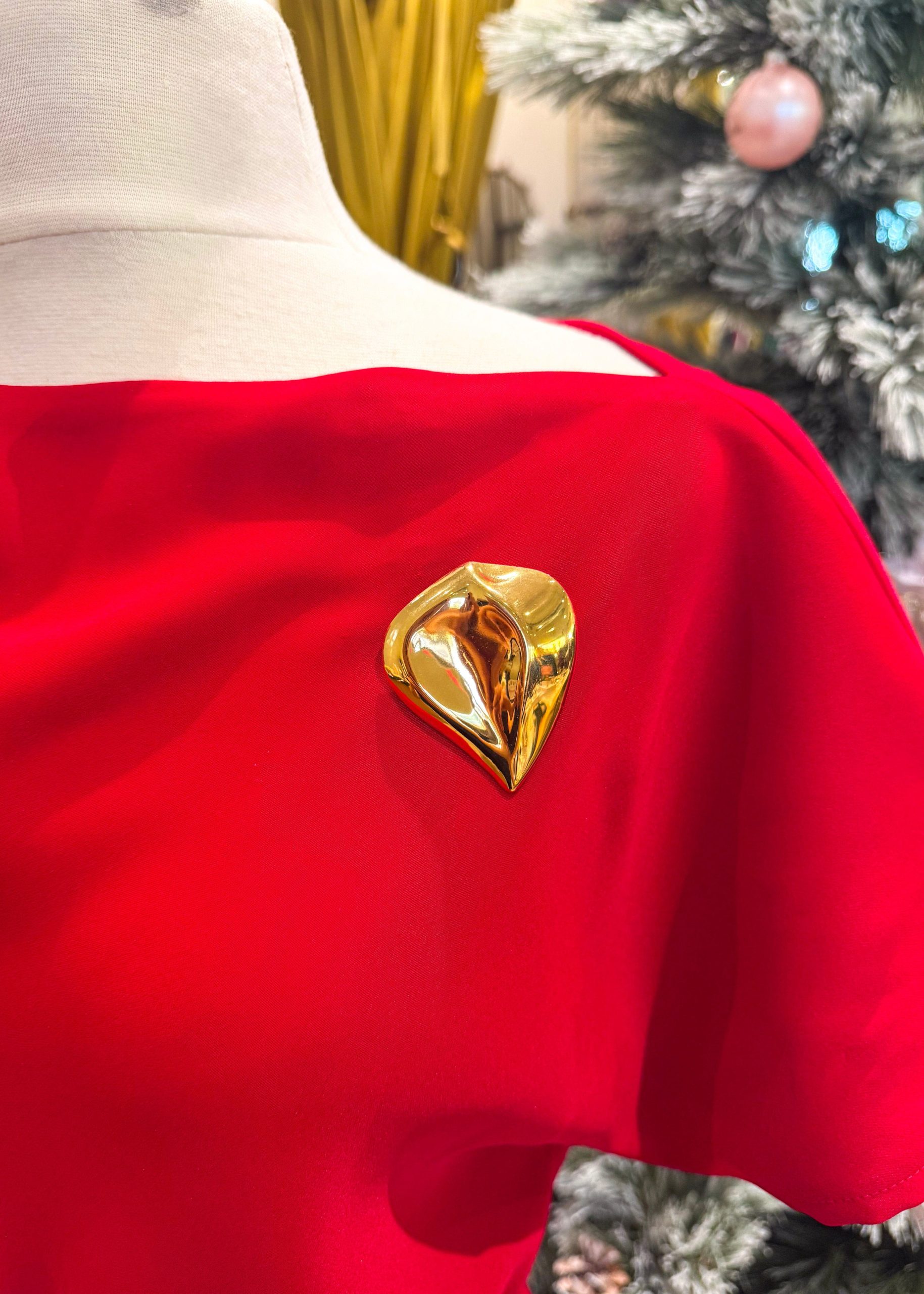 Gold Big Leaf Brooch